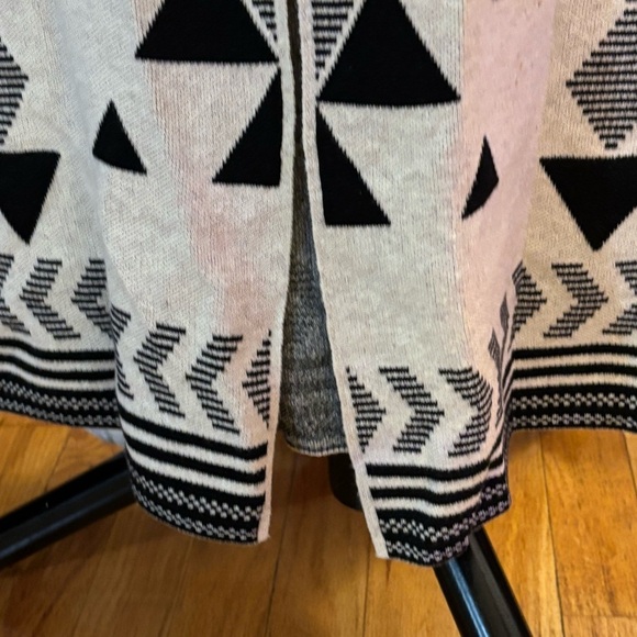 Jessica Simpson Aztec Print Long Open Cardigan Black/Cream Size L Cotton - Picture 9 of 14